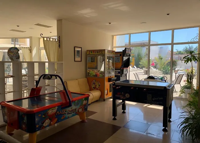 Хотел Sun Palace